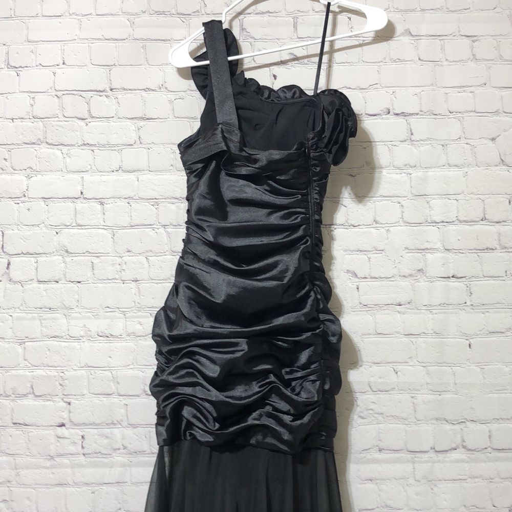 Hailey Logan by Adrianna Papell